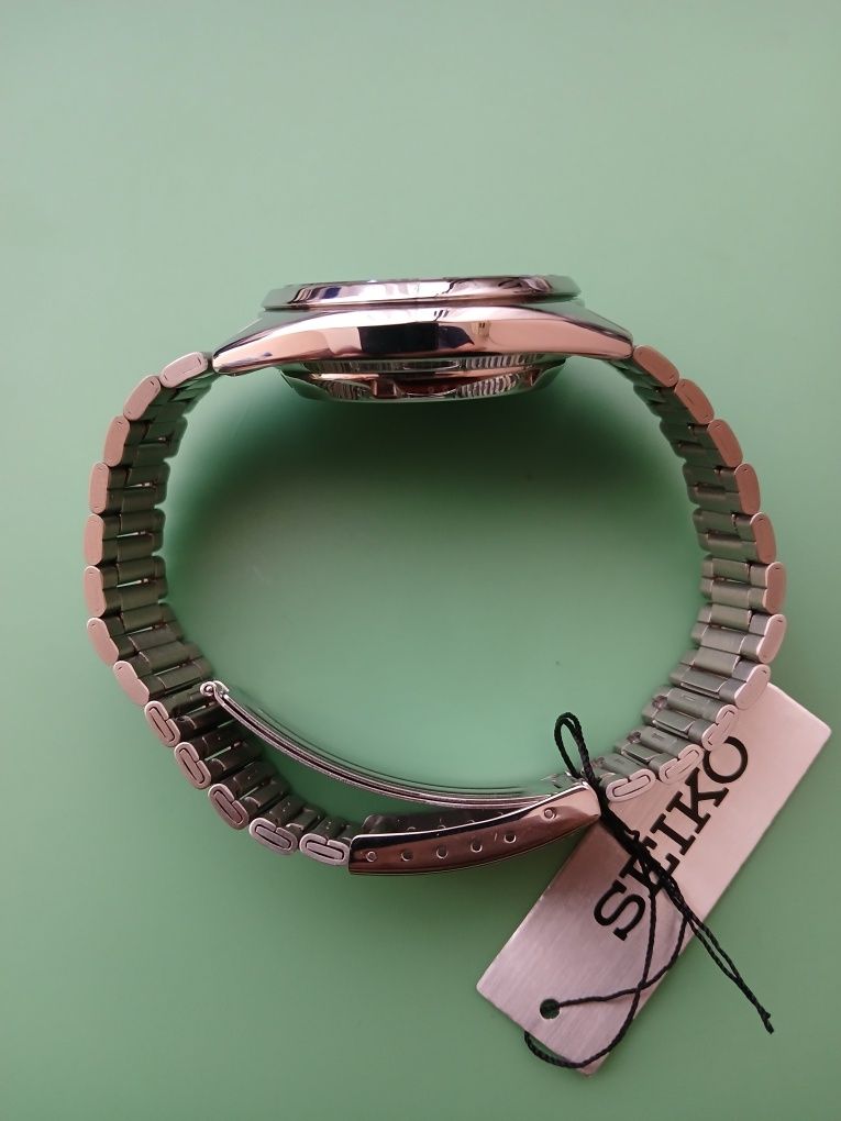 Часовник Seiko 5