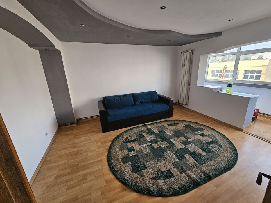 Inchiriez Apartament decomandat 2 camere