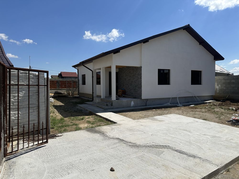 Casa 3 dormitoare pe parter damila selgros