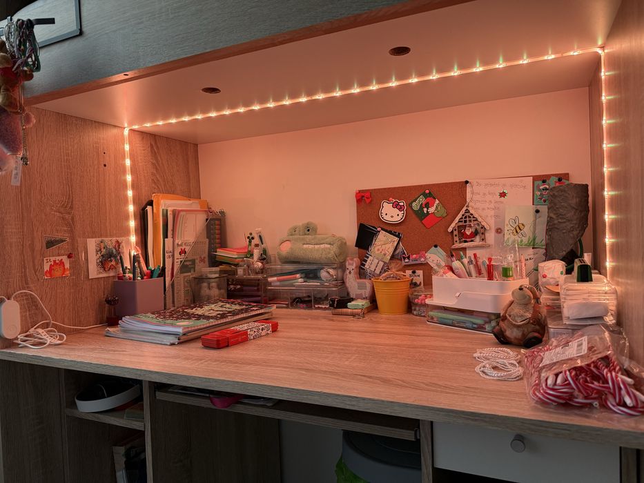 Детско легло с бюро и гардероб