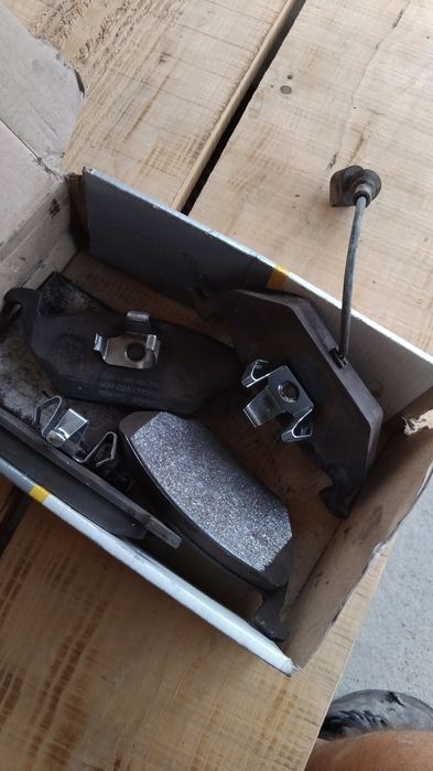 Plăcuțe frână fata golf 5 !