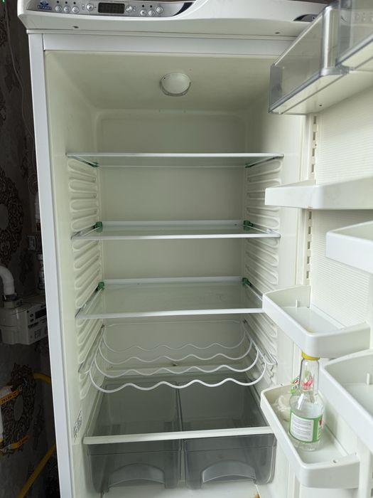 Xoladelnik Katta ishlab turgan