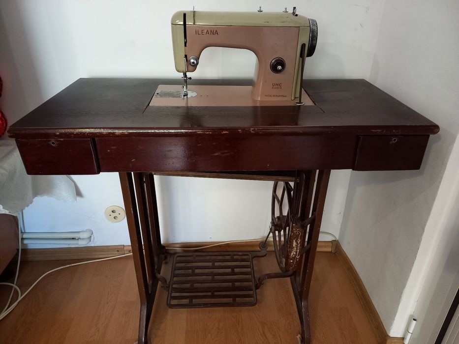 Vând mașină de cusut ILEANA