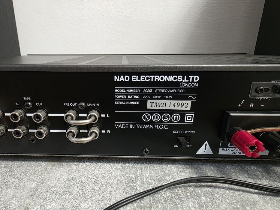Amplificator NAD 3020i în stare perfectă ( ca nou)