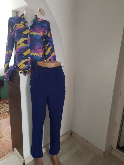 Costum elegant .