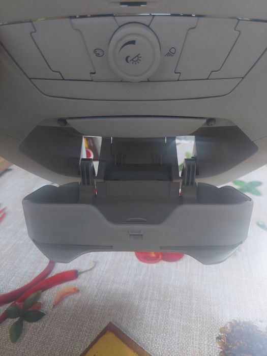 Plafoniera focus/kuga/mondeo cu schimbare culori lumini ambientale