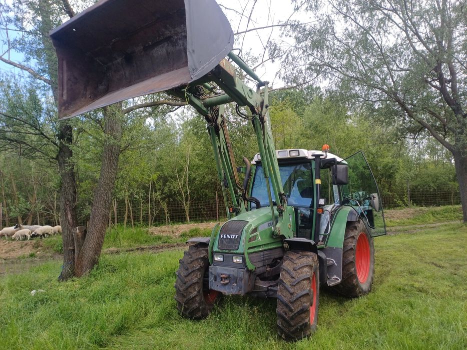 Vand Fendt 308 ci cu Incarcator !