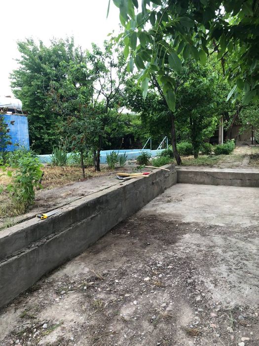 Hovli sotiladi dachniy pasolkada joylashgan