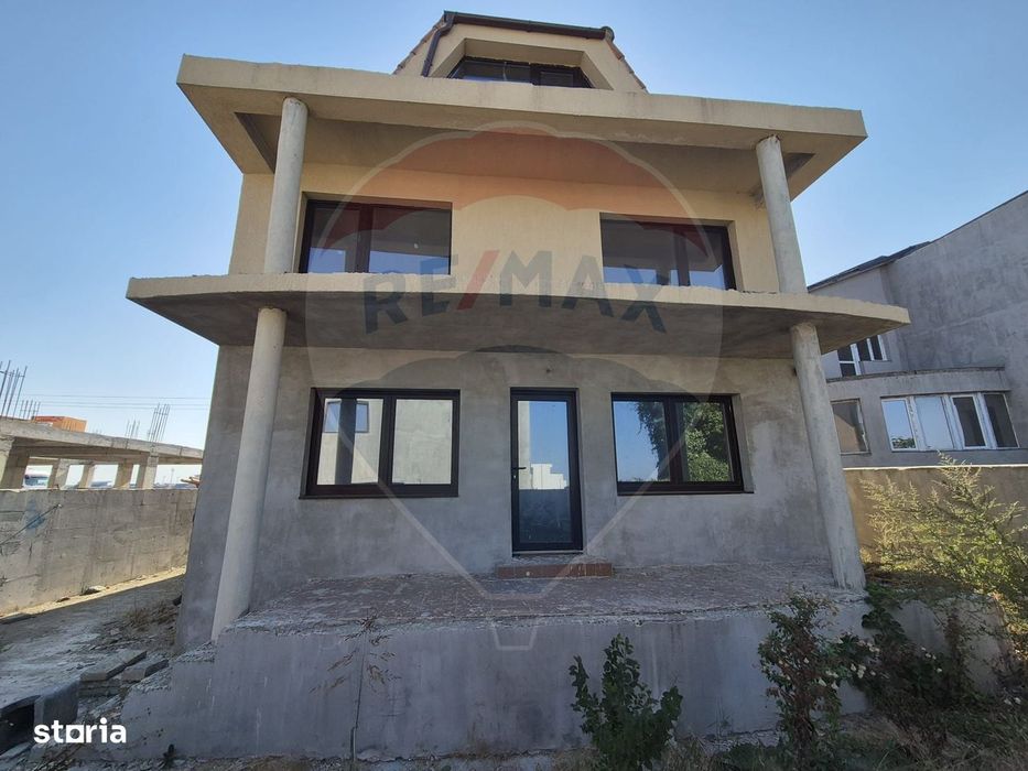Casă / Vilă cu 4 camere de vânzare Ovidiu Constanta