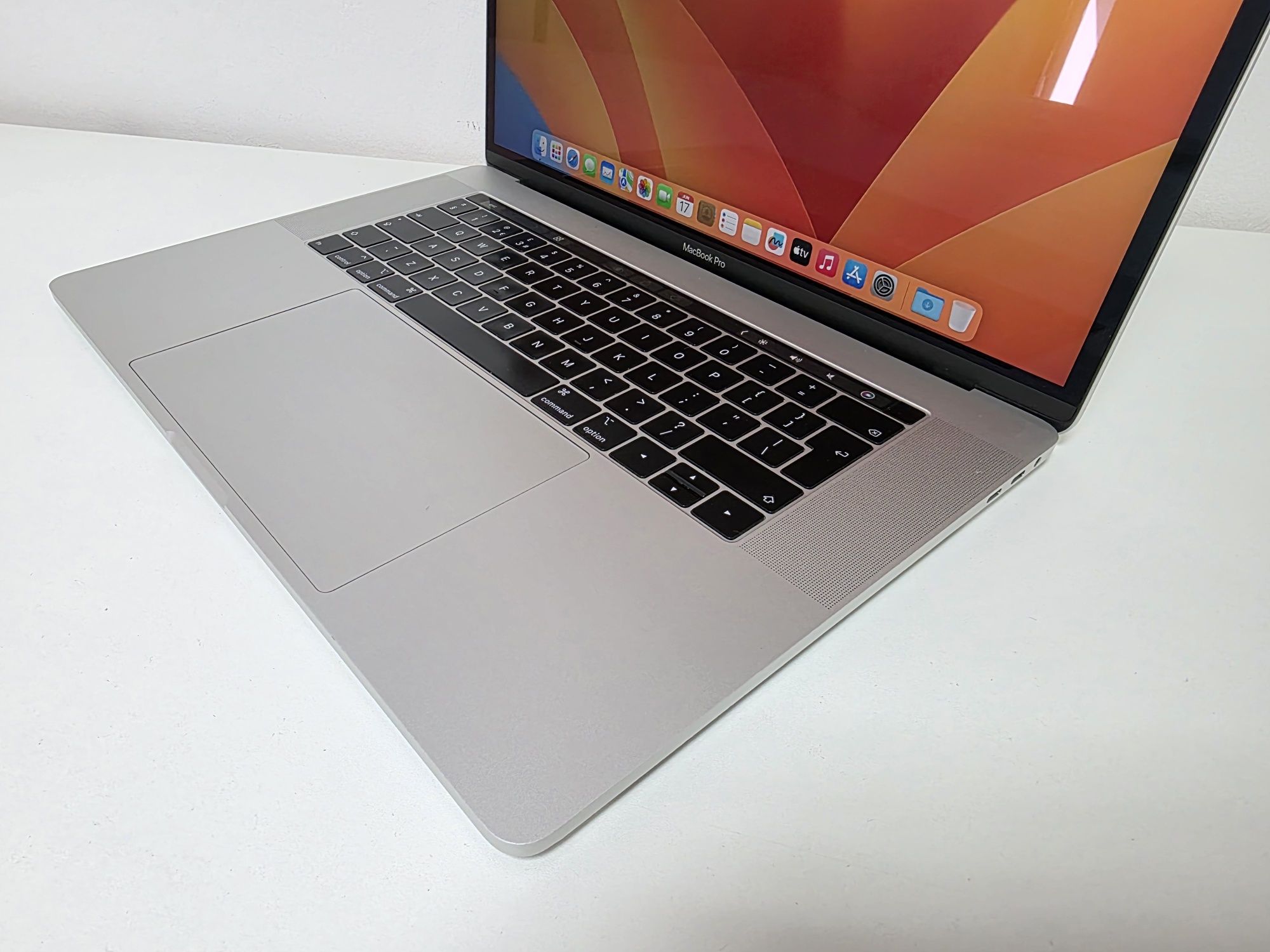 Laptop MacBook PRO 15 Retina i9 video DEDICAT TOUCHBAR  GARANTIE 1 an