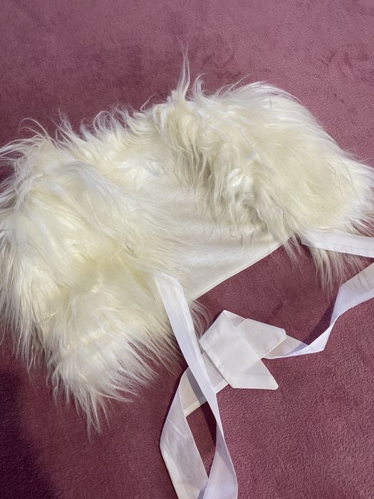 Бели космести ръкави