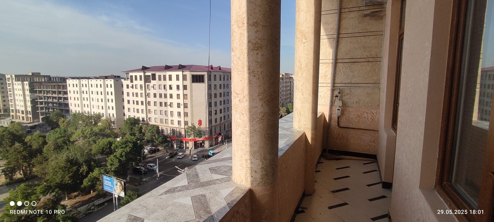 Сдаётся двухкомнатная в центре города