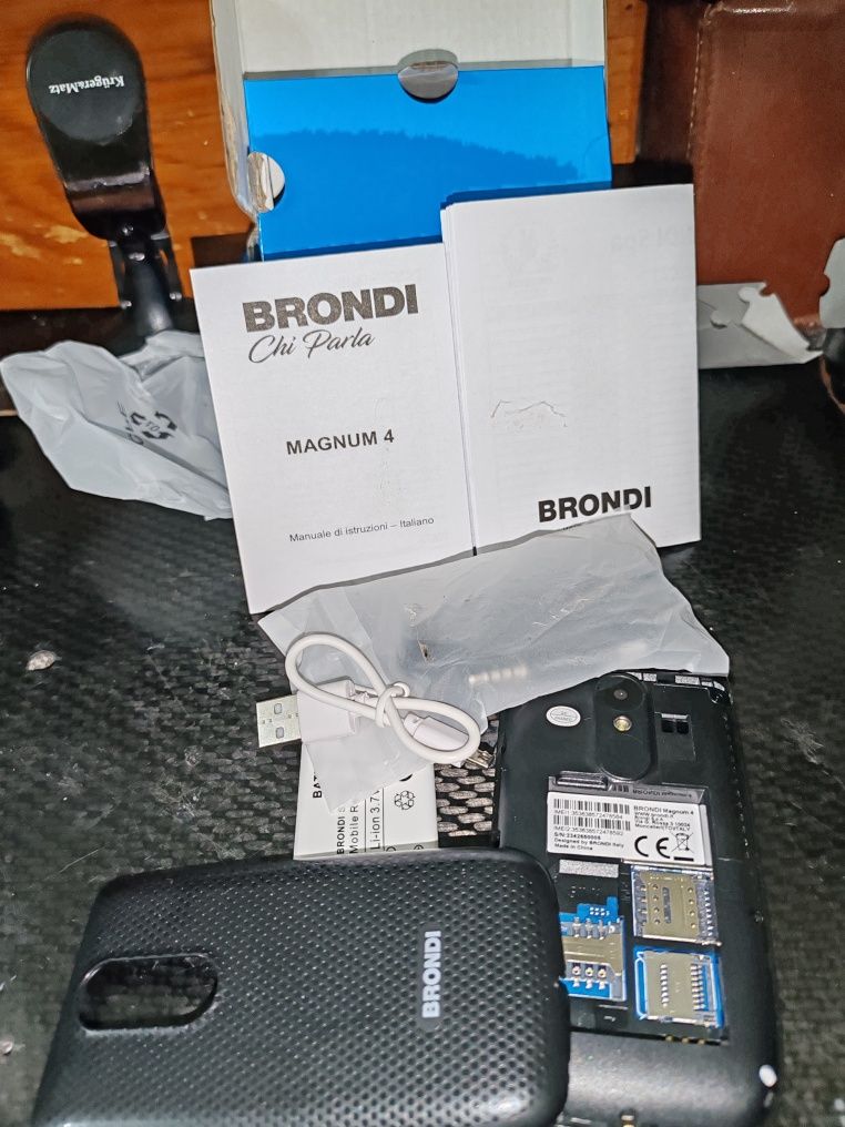 Telefon marca Brondi