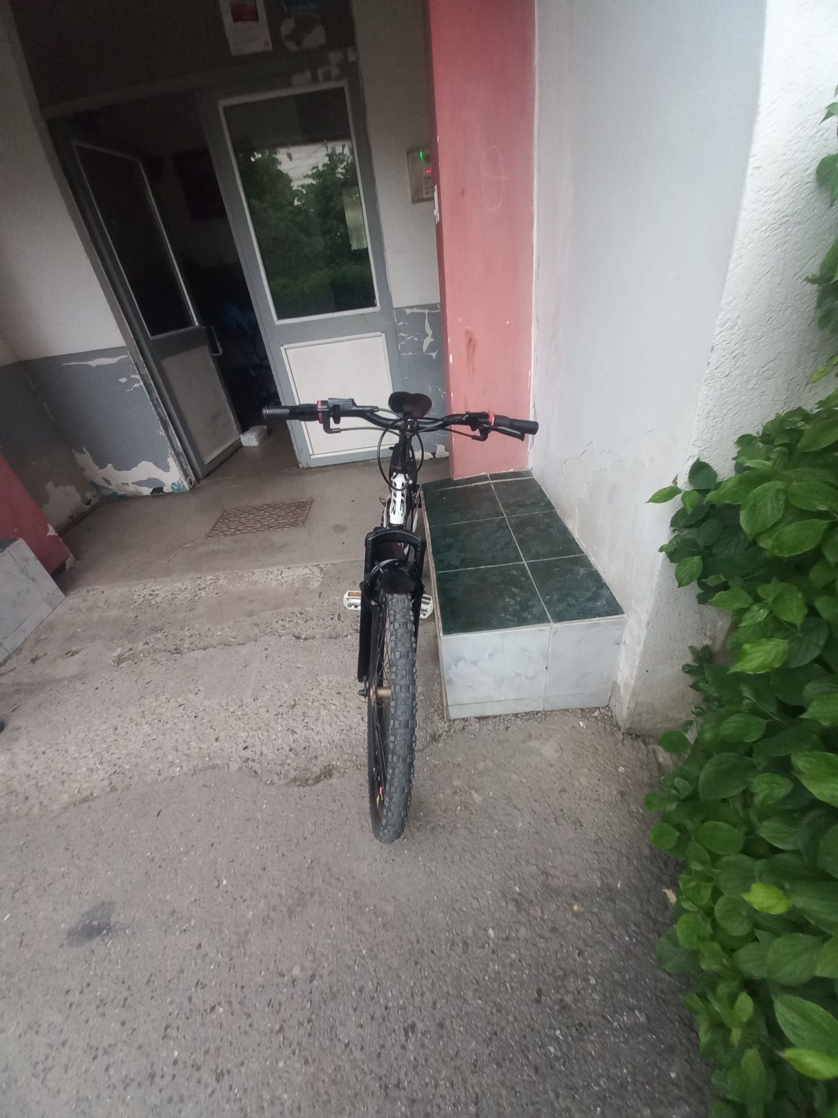 Vând bicicleta  preț ușor negociabil