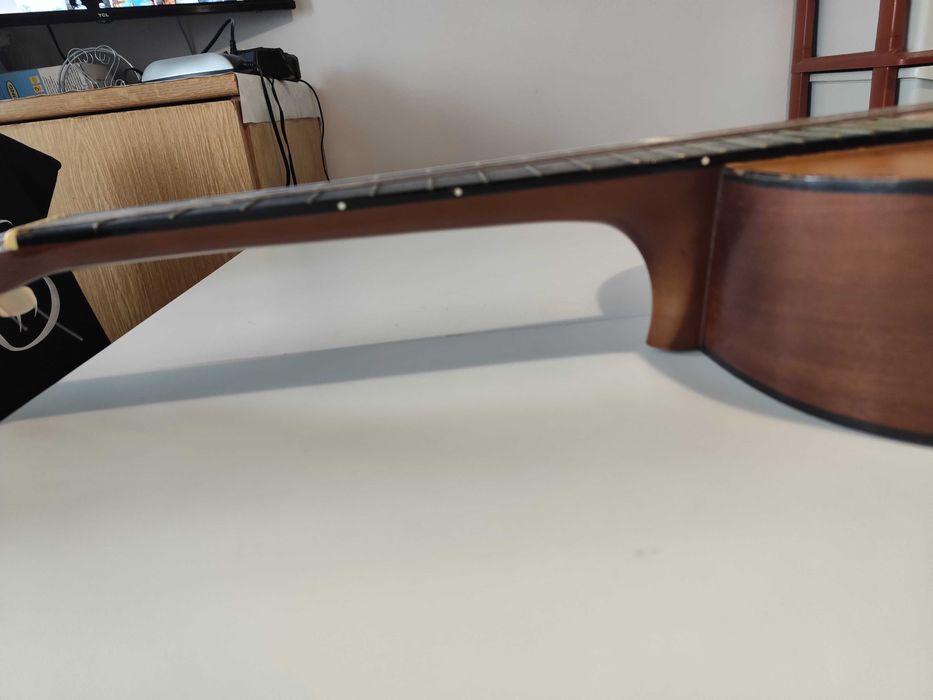 Акустична китара с Калъф, Колан и комплект от 6 струни.