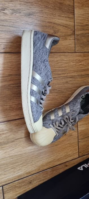 Adidasi Adidas         .