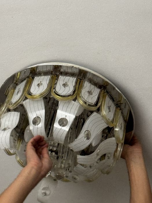 Люстра рабочая 3000 тг