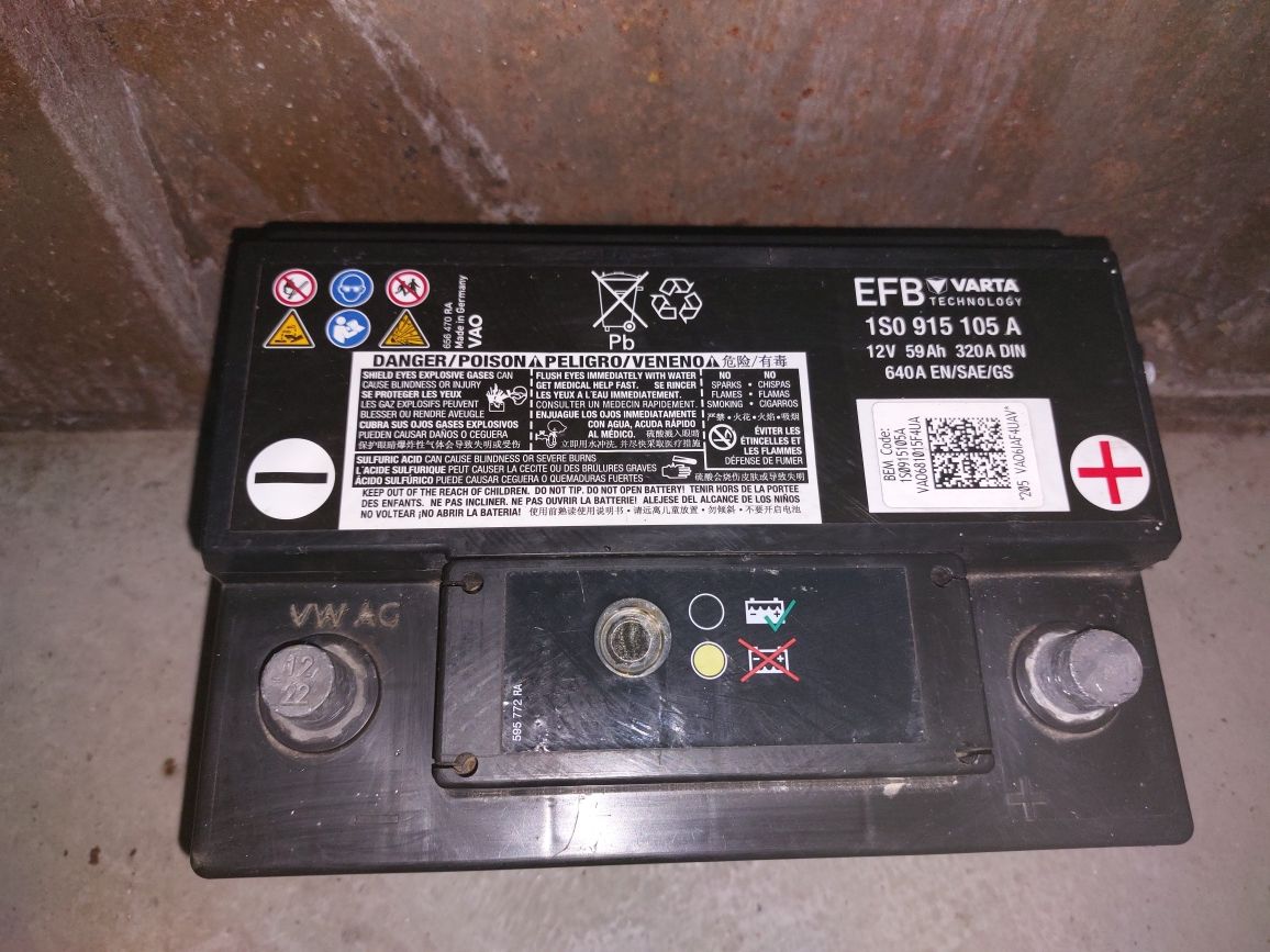 Авто-акумулатор/Акумулаторна батерия/car battery