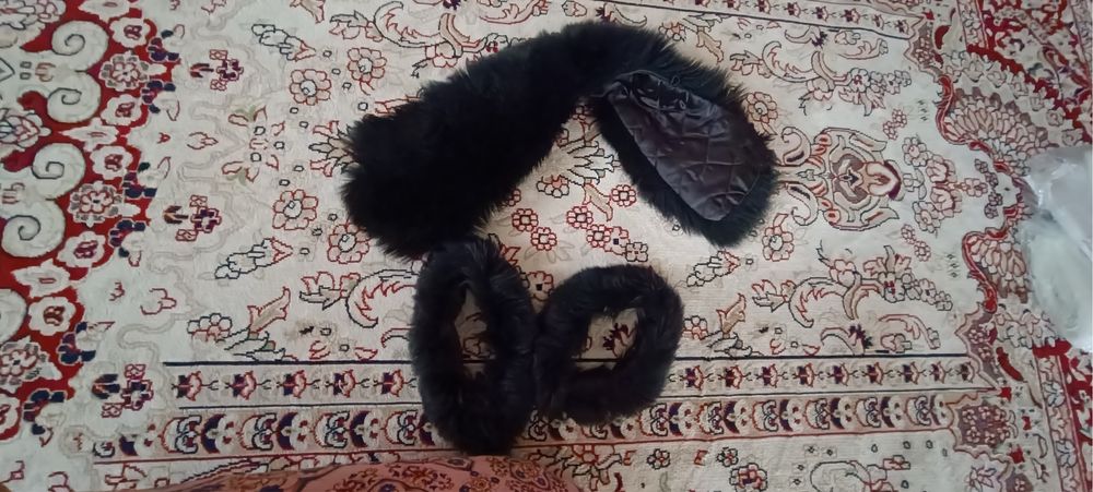 Пальтоның жағасы мен жеңі