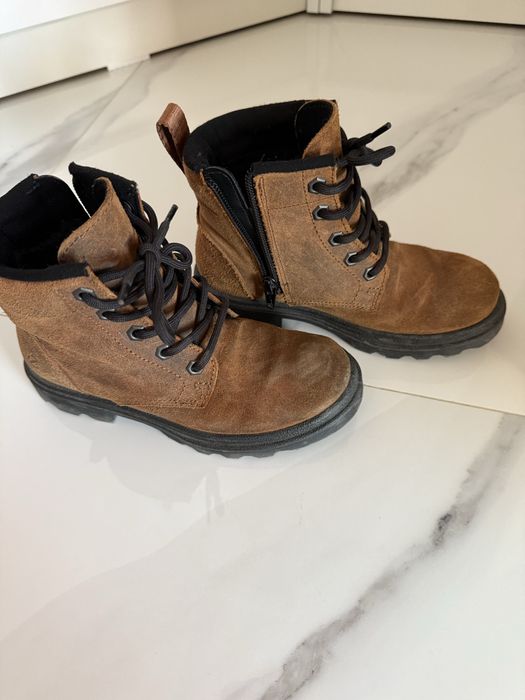 Продам ботинки на девочку , размер 30.