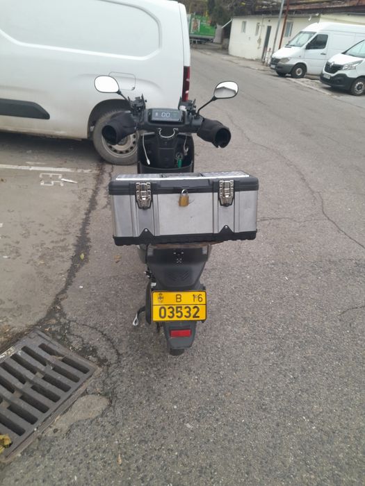 Vând scuter electric