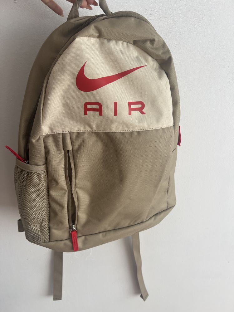 Многоцветна раница nike