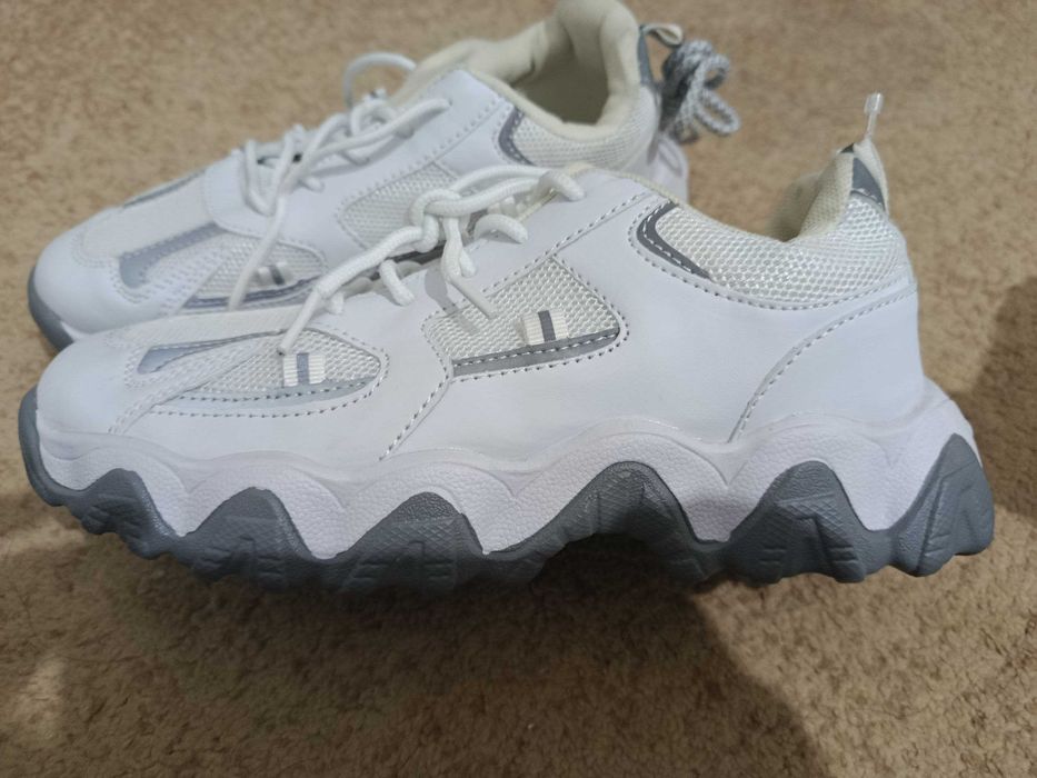 Кросовки корейские