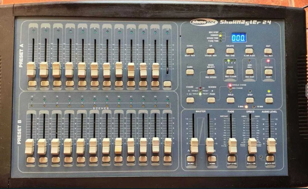 Controller DMX Showtec Showmaster 24 Moving Head lumini par etc
