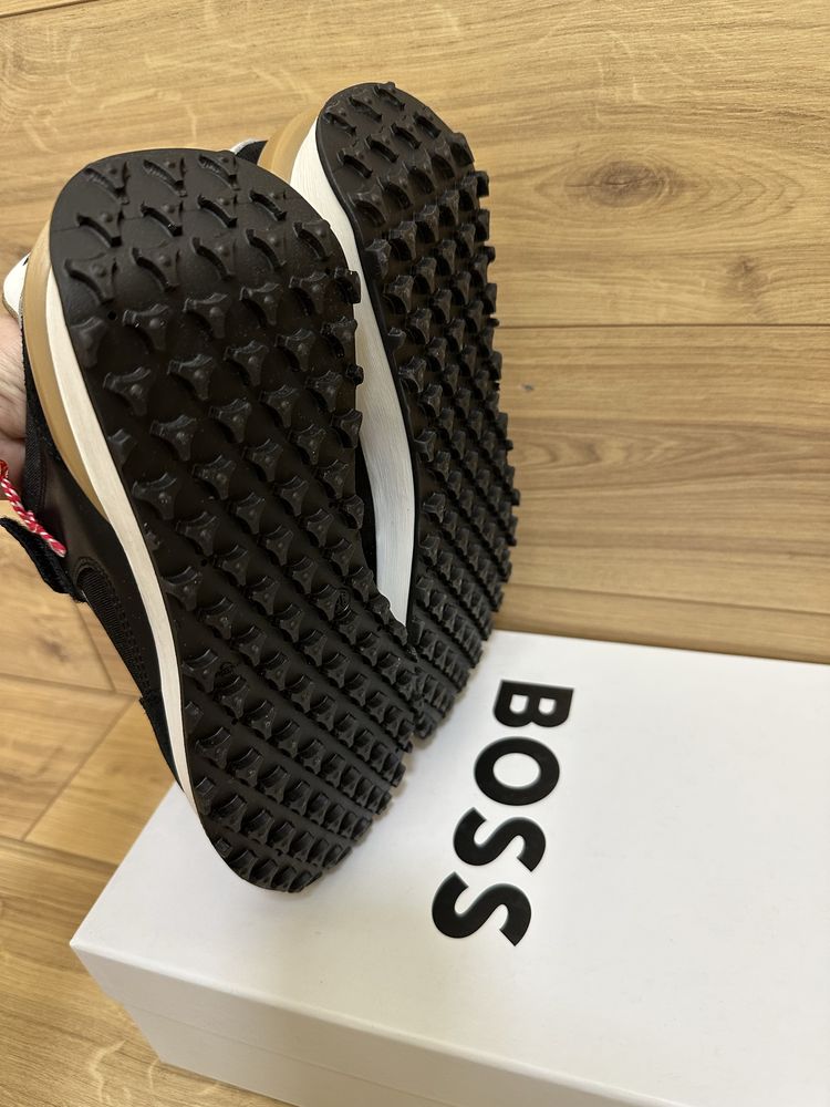 Сникърси BOSS