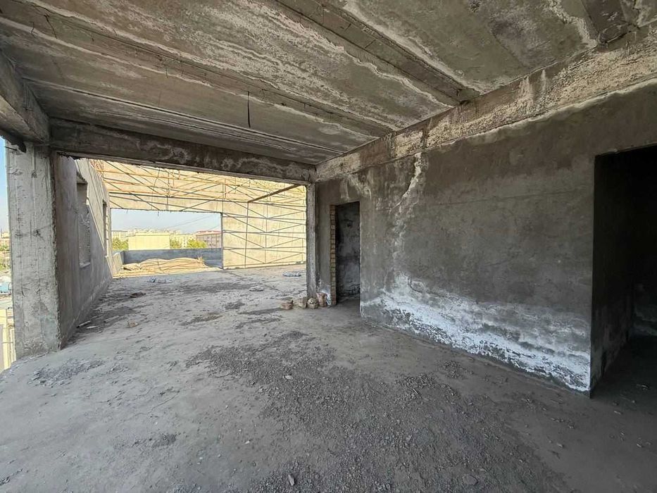 Коммерческое здание на продажу у Сайрам базара, Юнусабад .