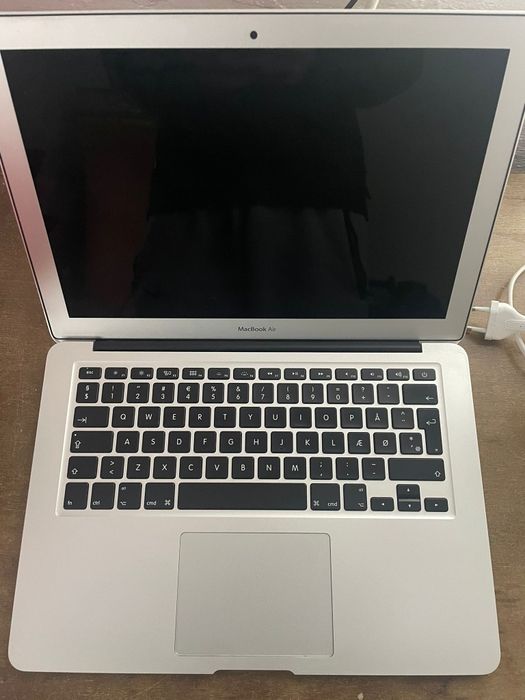 Vand acest MacBook