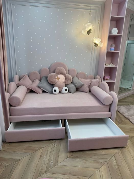 Диван мягкая кровать для девочек