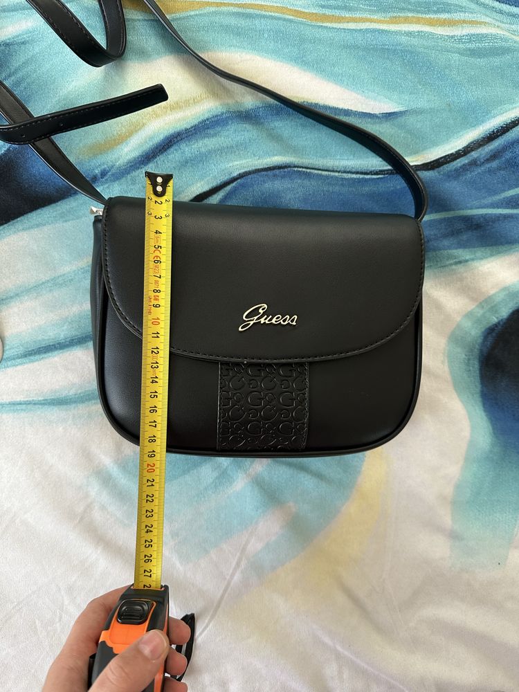 Черна чанта Guess