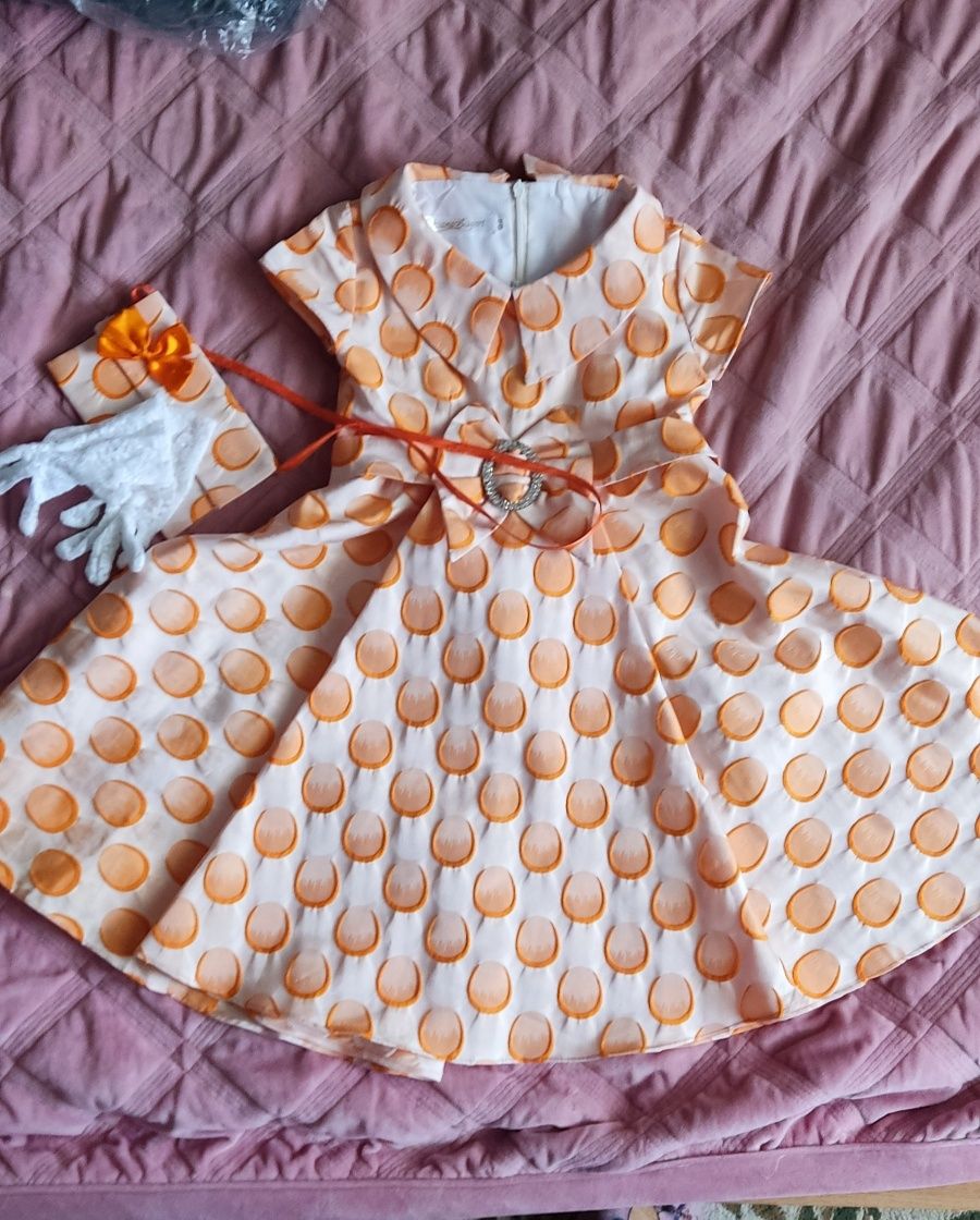 Платье на 4-7 лет нарядное