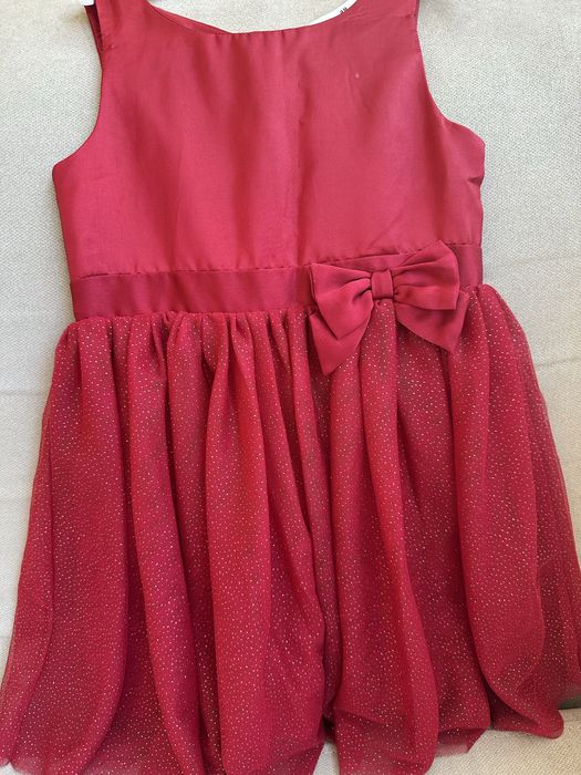 Червена рокля с брокат