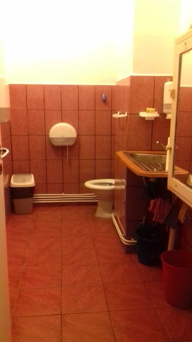 Inchiriez spatiu comercial