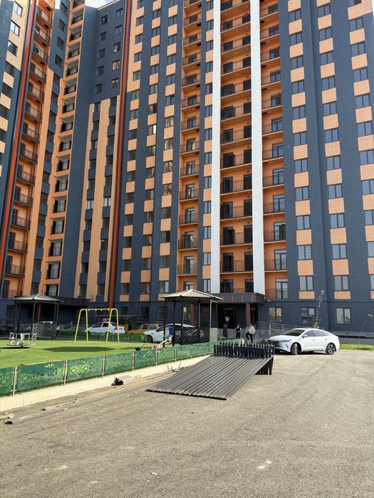 Срочна квартира сотилади сергели бобир махалла