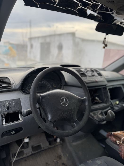 Dezmembrez Mercedes Vito w639