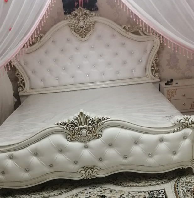 Спальный кровать