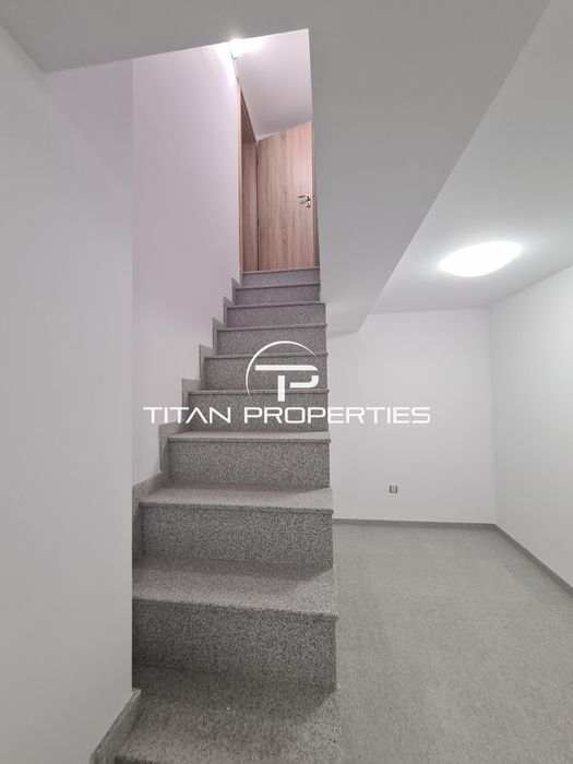 Дава се под наем Магазин в Пловдив, Център - 82 кв.м за 400 € - Снимка #4