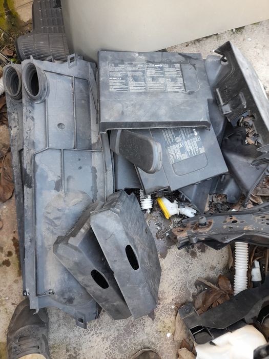 Megane 3 capac usa rezervor motoras si alte piese