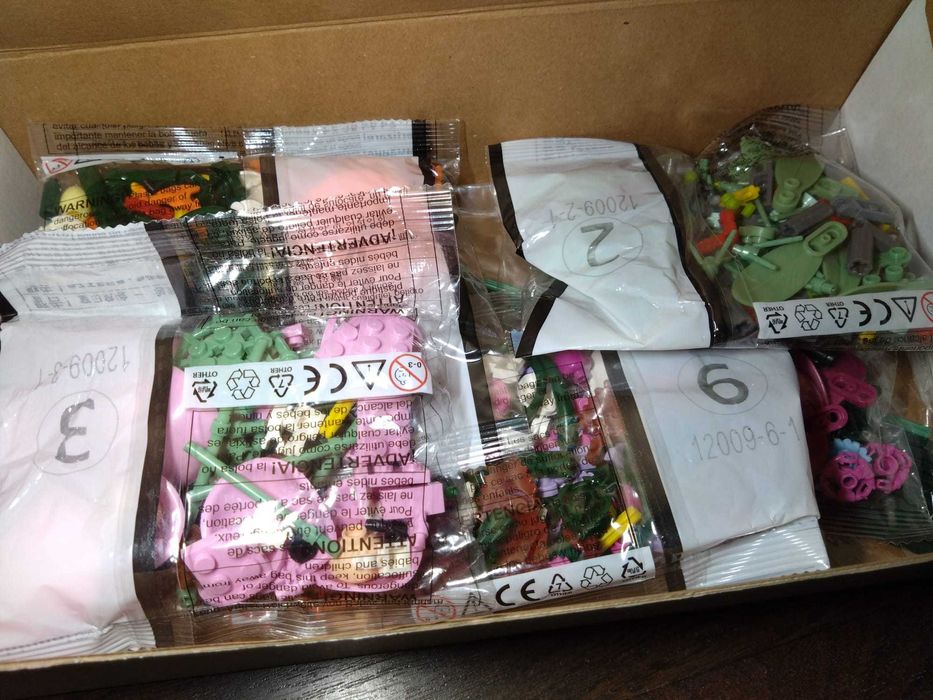 NOU TIP brand Le go  Buchet flori  Frumos roz 10342