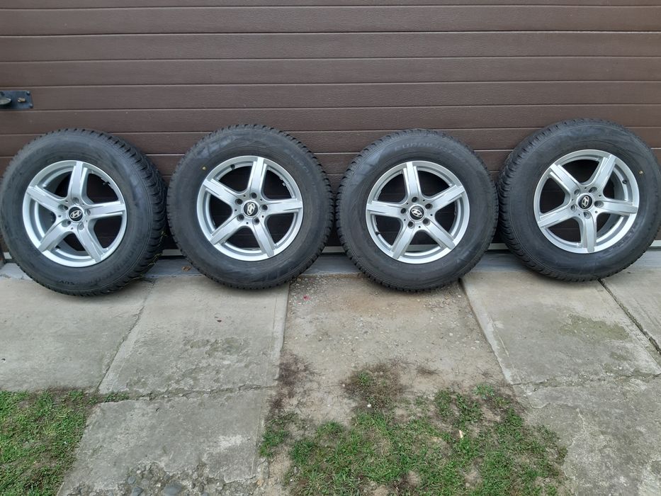 Jante hyundai ix35 cu anvelope iarna pe 16