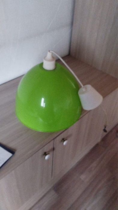 Продам люстру в реальности цвет светлее чем на фото