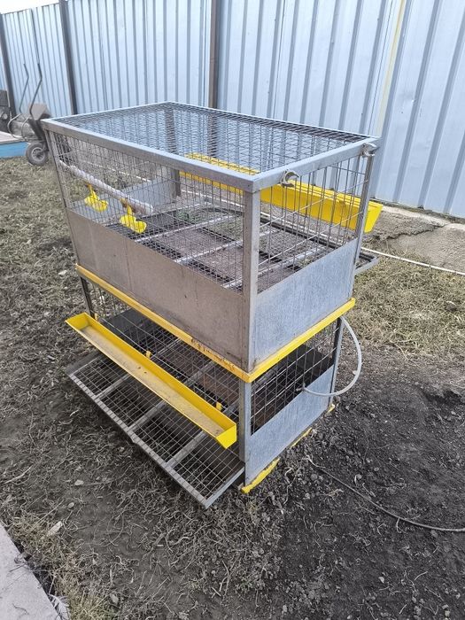 Продам клетки для птицы