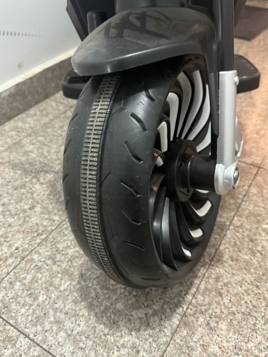 Motocicleta pentru copii ca noua