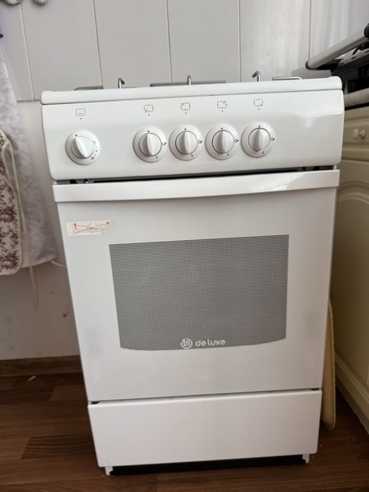 Продам газ плиту от застройщика, пользовались 2 месяца