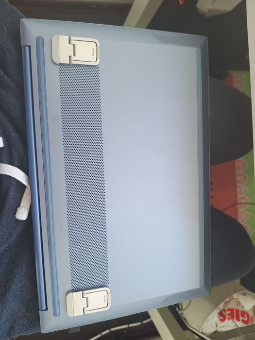 Vând laptop HP 15.6" Pavilion 32 GB RAM, SSD, AMD 7 5700-stare excelen