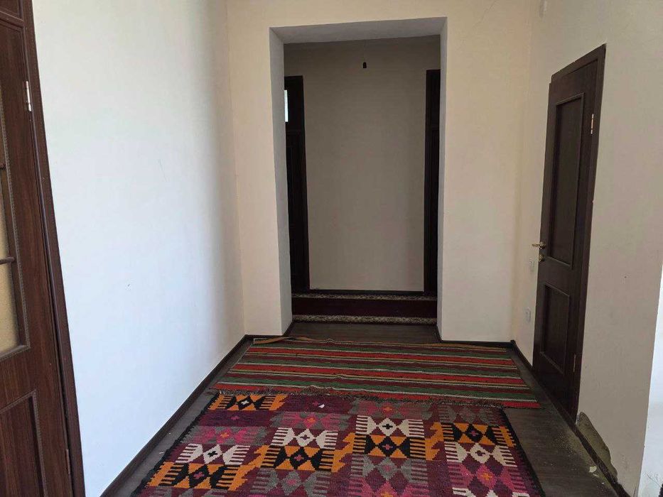 Коттедж сотилади, Саёхат чойнак-пиёлани рўпарасида