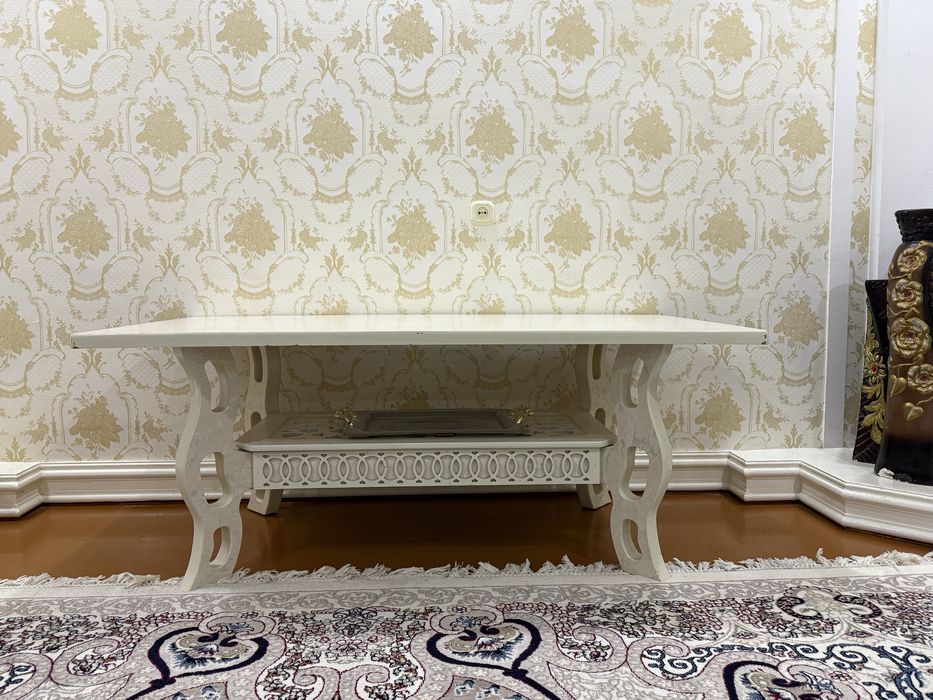 Стол при диванный